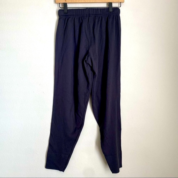 GYMSHARK black ribbed jogger - Picture 2 of 5